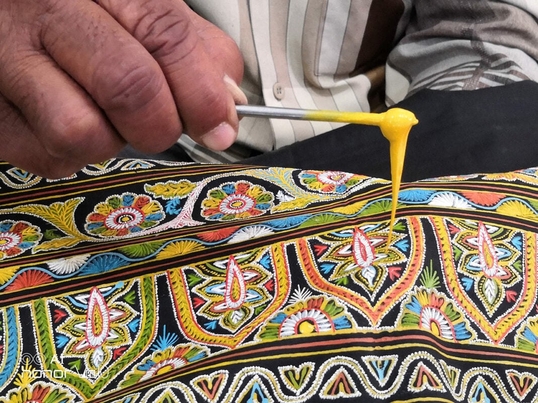 Rogan Painting Cotton Painting With Frame - 12 Inch Length - SKU : AG16B01D