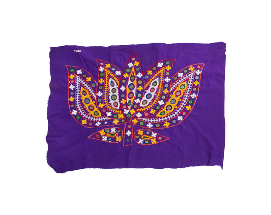 Ahir Work Cotton Fine Mirror and Threadwork Embroidery Wall Decoration - SKU: MD17404A