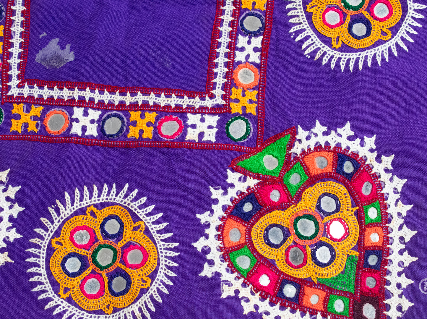 Ahir Work Cotton Fine Mirror and Threadwork Embroidery Wall Decoration - SKU: MD21411A