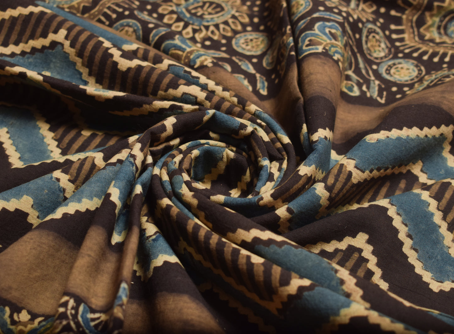 Ajrakh Cotton Natural Dye Hand Block Print Fabric    2.5 Mtr  Length  -  SKU : ID21901L