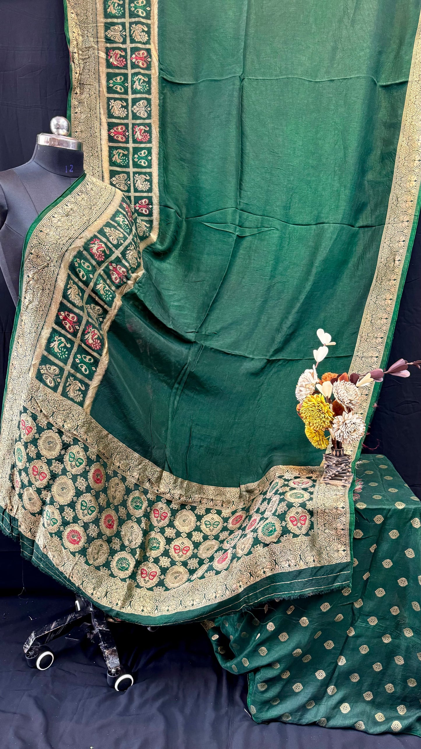 Plain Dyeing Dola Silk With Full Nakshi Border Saree with Blouse Piece - 6 Mtr Length    -  SKU : KK13A01J