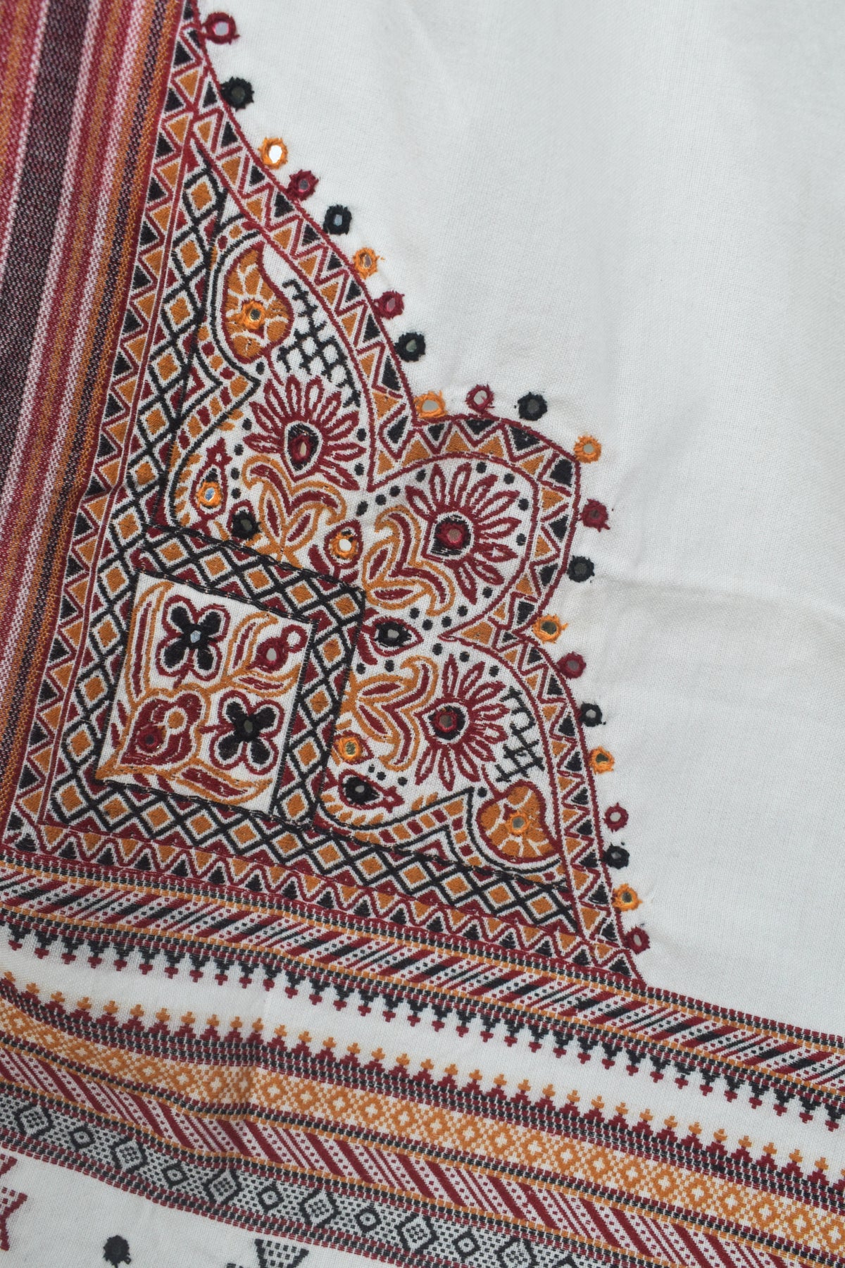 Machine Embroidery Wool Hand Woven Shawl  - 2 Mtr Length   -  SKU : RD01802A